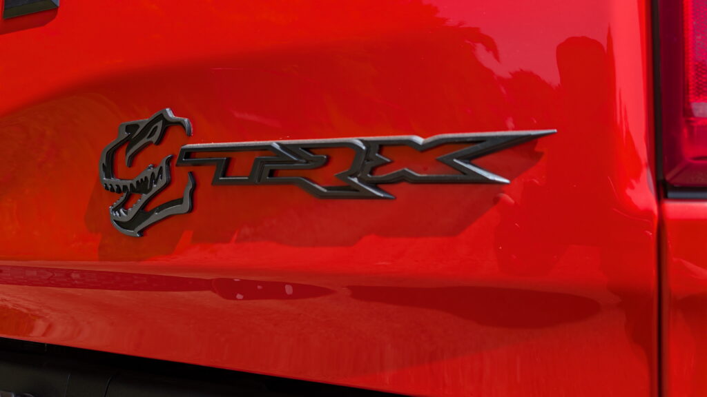 Ram TRX захід сонця