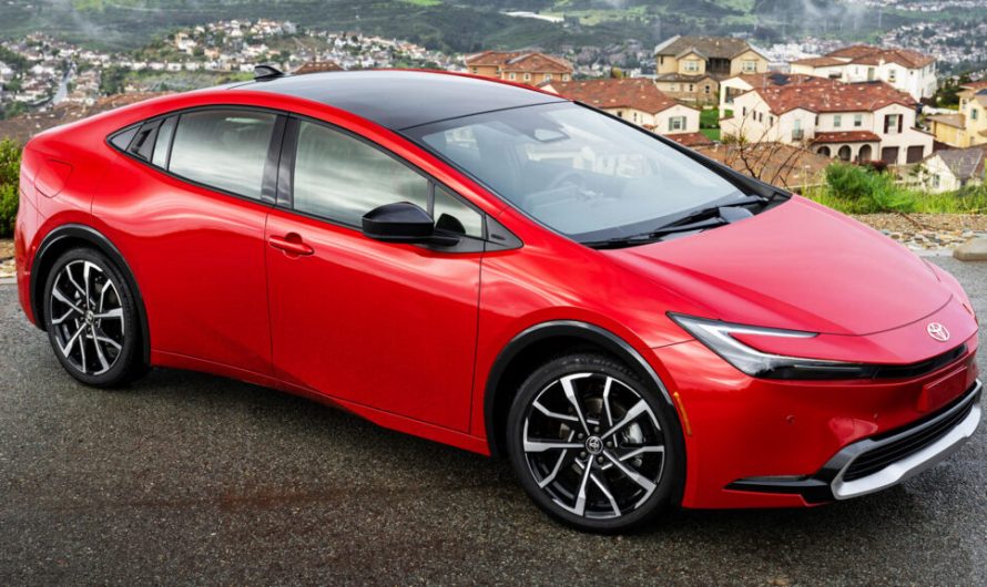 Продажі Toyota Prius стрімко падають, і оновлення 2027 року навряд чи щось виправлять