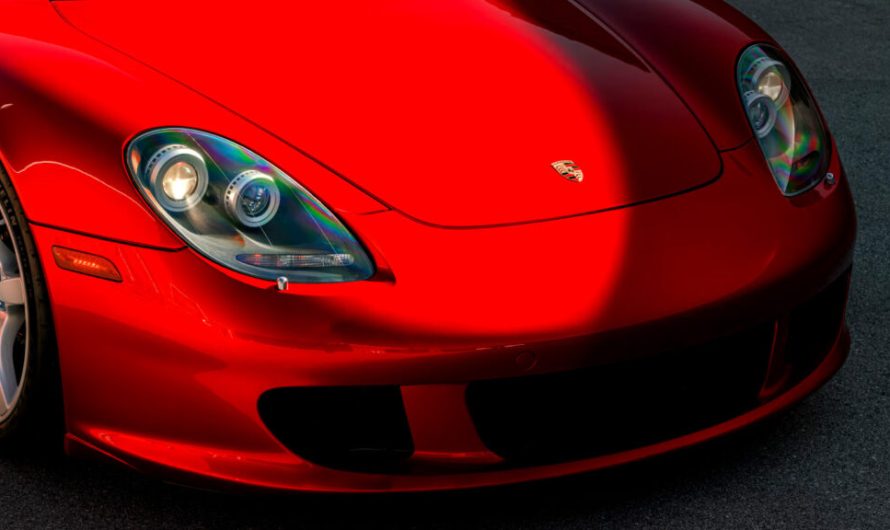 Власник Ferrari пофарбував свій Porsche Carrera GT у червоний колір марки