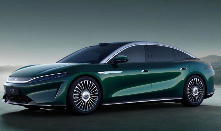 Акумулятор вагою 1 600 фунтів дозволяє седану BYD проїжджати більше, ніж S-Class