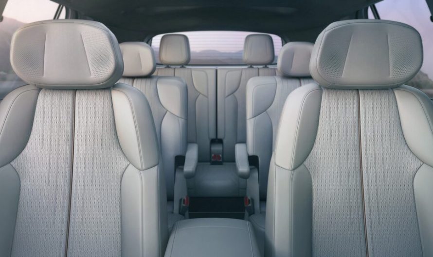 General Motors призупинила поставки Vistiq через небезпеку защемлення дитини на третьому ряду сидінь