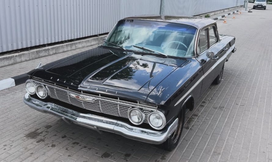 Chevrolet Impala 1961 року реставрували в Україні: її продають за шалений цінник (фото)