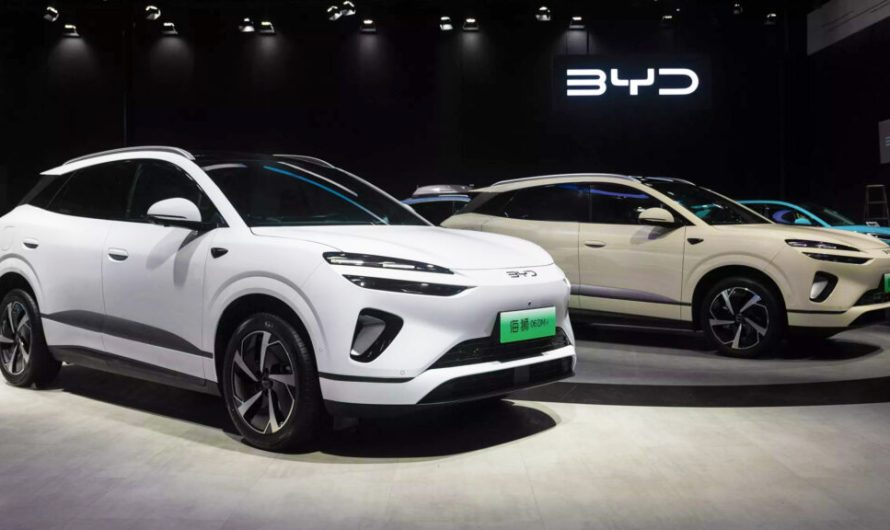 Китай готується до найгірших продажів авто з 2021 року, але електромобілі тут ні до чого
