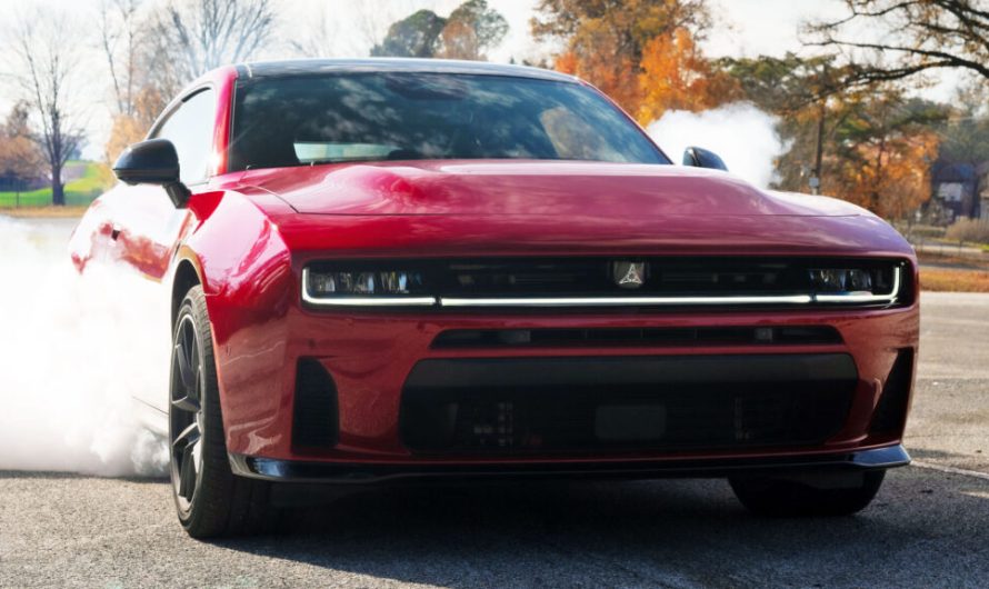 Оновлений Dodge Charger із потужнішим двигуном вийде у серпні, проте без Hemi він досі не з’явиться