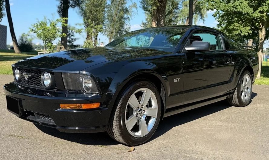 Ford Mustang 2006 року у стані “Капсули часу” з пробігом 950 км продають у Києві (фото)