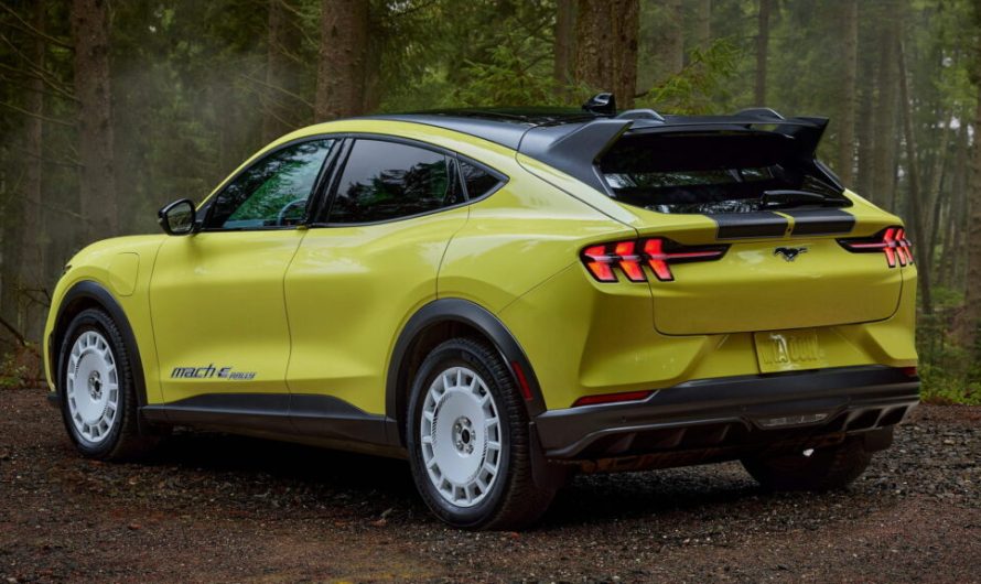 Клей не встиг висохнути — через це Ford відкликає Mustang Mach-E за три роки випуску