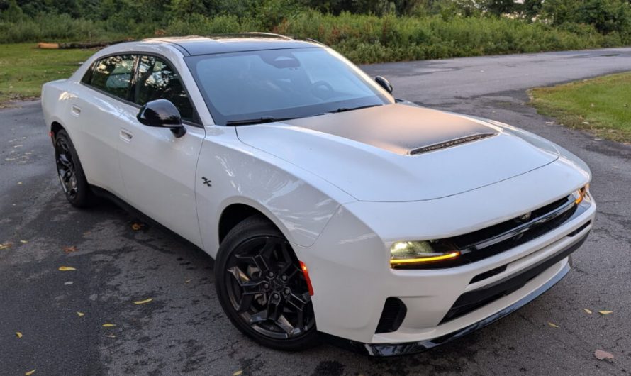 Компанія Dodge виплачує покупцям Charger по 10 доларів за кожну кінську силу двигуна