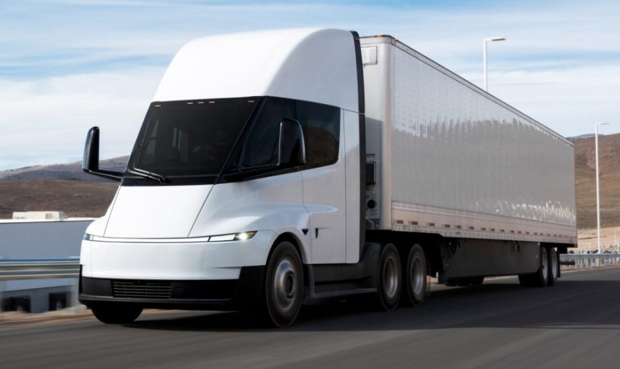Два загиблих на червоному світлі: перша смертельна аварія Tesla Semi у Неваді