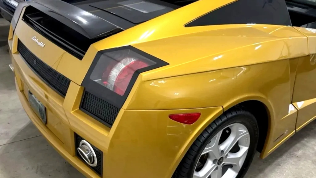 За 14 000 доларів віддають Pontiac Gallardo, чий мотор видає 98 к.с