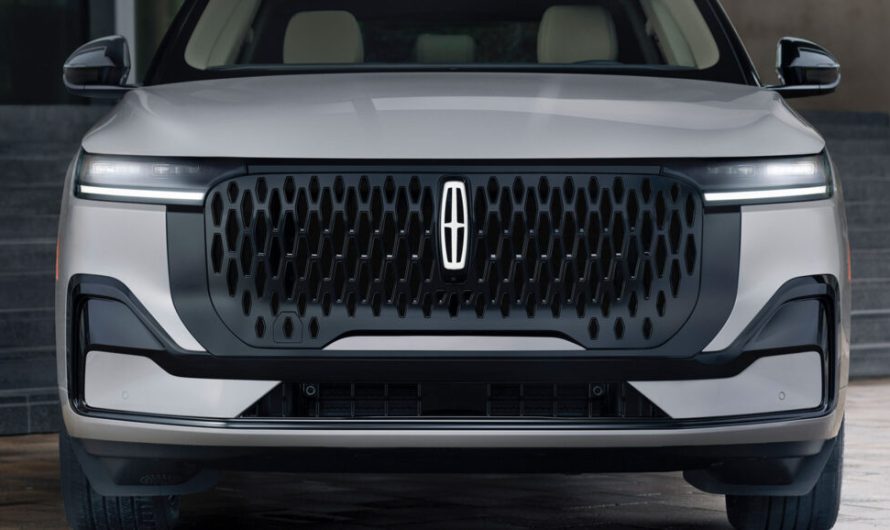 Оновивши дизайн, Lincoln Nautilus 2027 отримав фейсліфт і «чорне око»