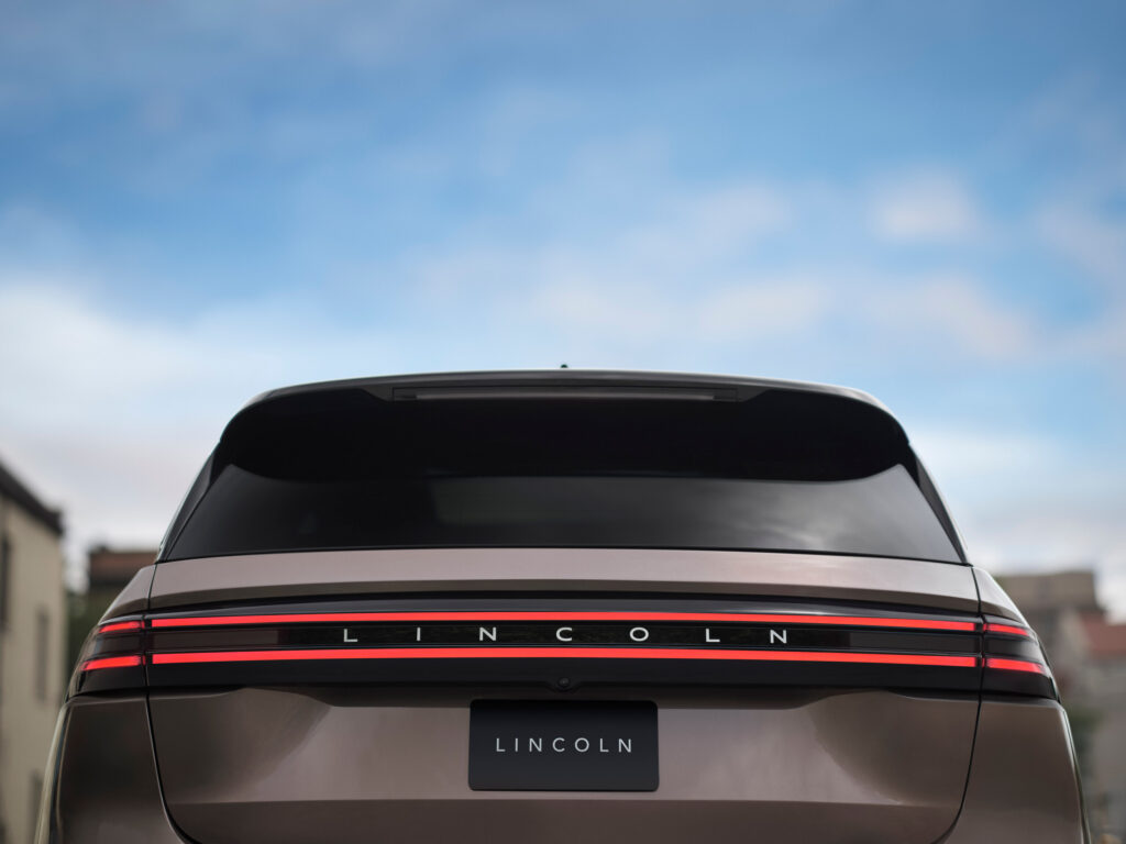 2027 Lincoln Nautilus