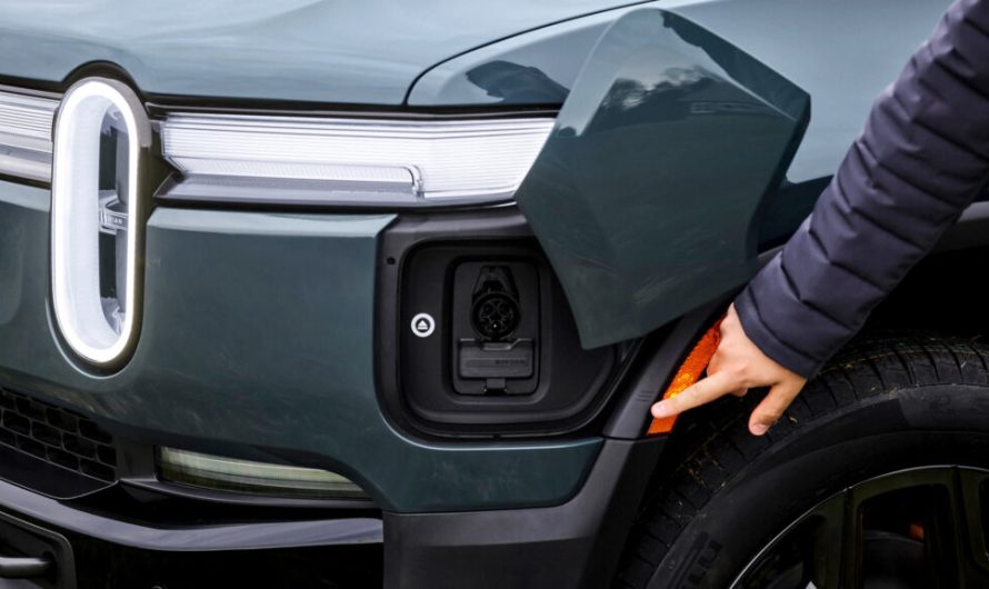 Через рік після першого відкликання Rivian знову розширює перелік авто з проблемними поворотниками