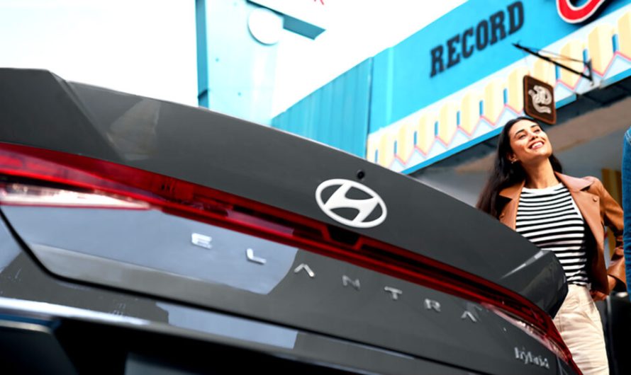Бензиновий Elantra від Hyundai користується шаленим попитом, тоді як електрокари здають позиції