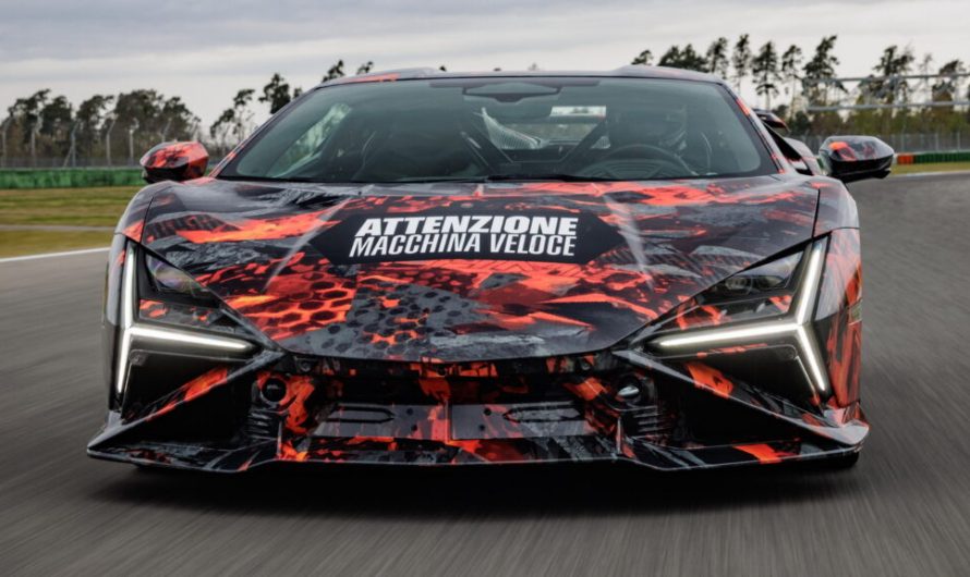 Lamborghini не встигла розкрити модель, а Revuelto SV уже переміг SVJ із відривом у 5,7 секунди