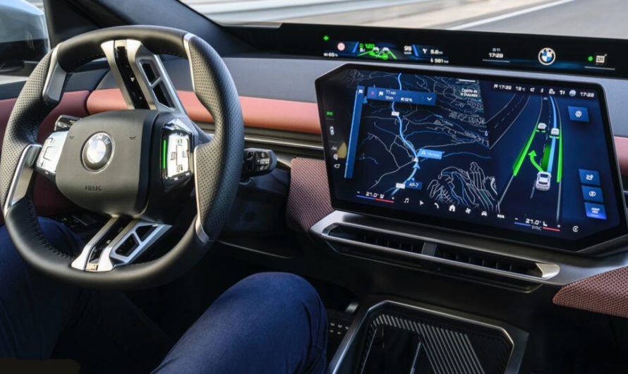 BMW впевнене: водії, яким менше 45, натискати кнопки вже не бажають. Конкуренти дотримуються протилежної позиції