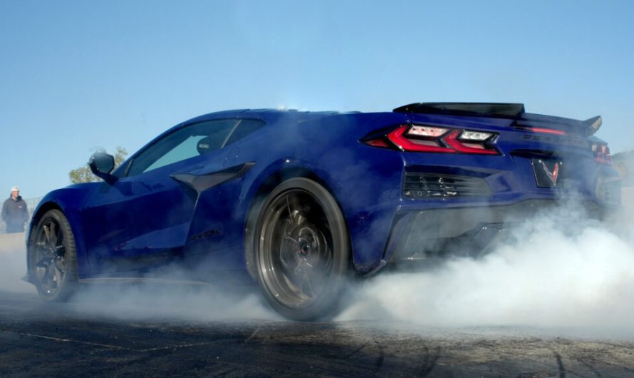 Седан із США щойно розніс новий Corvette ZR1X у заїзді до 200 миль/год і назад