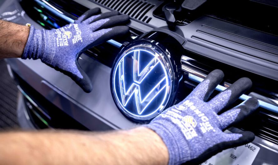 Volkswagen має на 60% більший персонал, аніж Toyota, однак випускає менше автівок