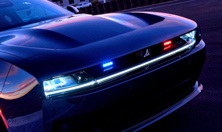 Dodge відновлює випуск патрульних моделей, адже Ford полишив цей ринок