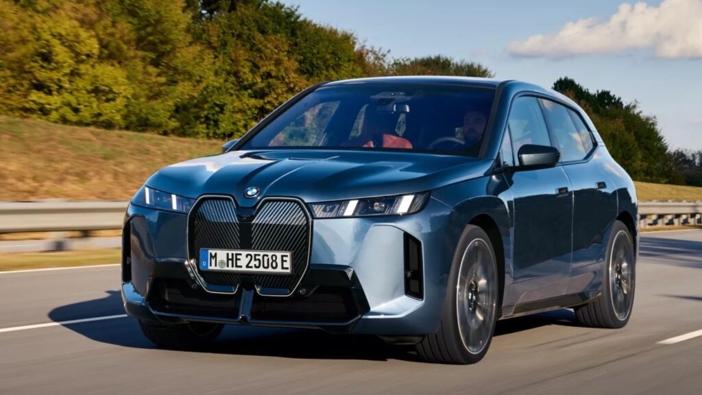 BMW продав свій 2-мільйонний електромобіль, і Європа хоче ще більше, навіть якщо Америка — ні