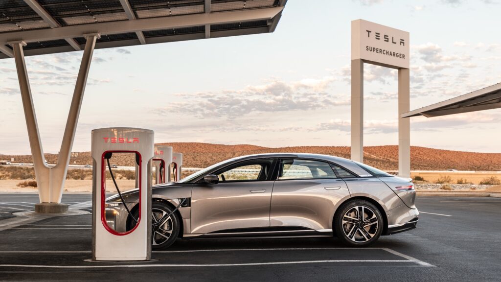 Зарядка Lucid Air