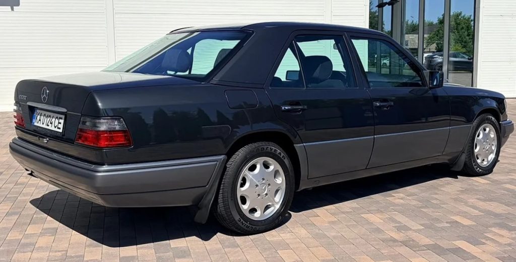 Mercedes-Benz E-Class 1995