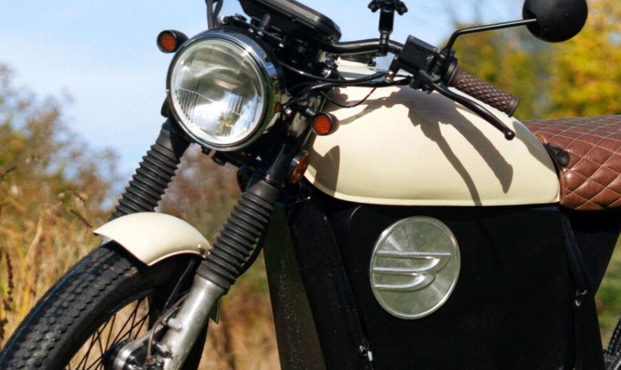 Електромотоцикл-невидимка виник із дідової Honda CB500 1974 року, чий мотор згорів