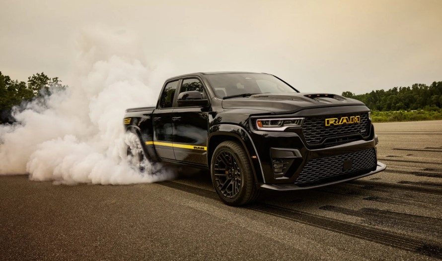 Новий найпотужніший пікап Ram Rumble Bee SRT отримав 900+ к. с. (фото)