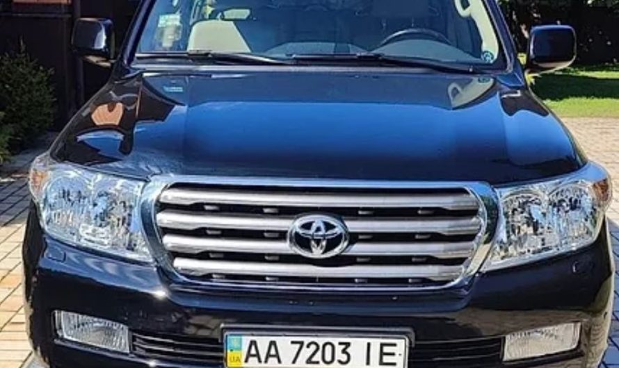 18-річний Toyota Land Cruiser 200 з найменшим пробігом в Україні виставили у продаж: яка ціна (фото)