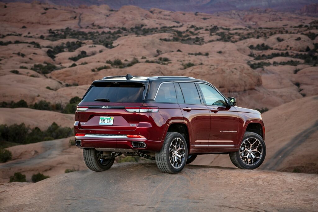 Понад 200 тисяч Jeep мають несправну функцію, яку цінують власники