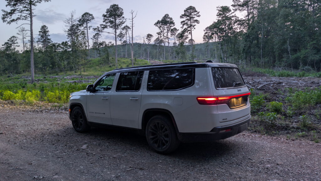 Jeep Grand Wagoneer