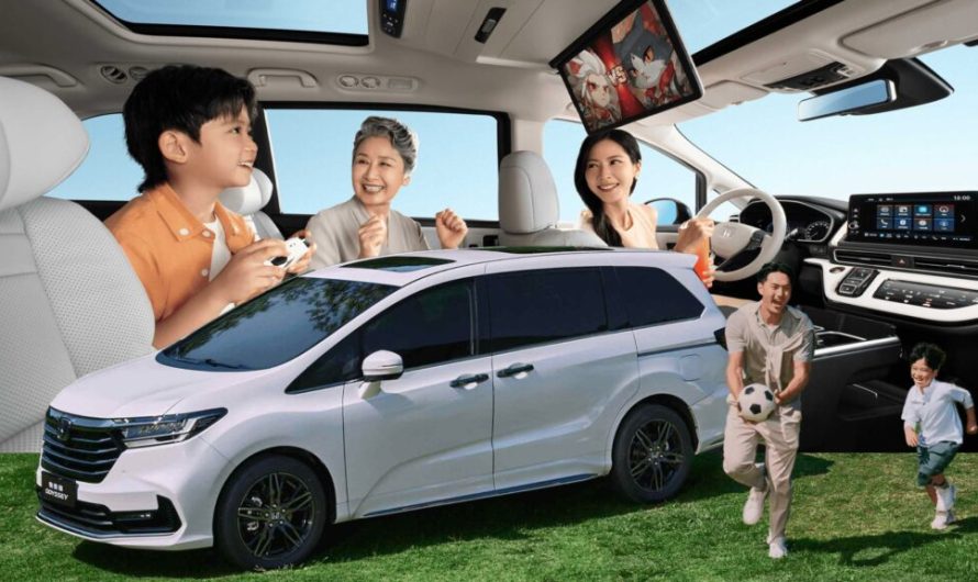 У 13-річної Honda Odyssey з’явився новий монітор, крісла з масажною функцією та істотно знижений цінник