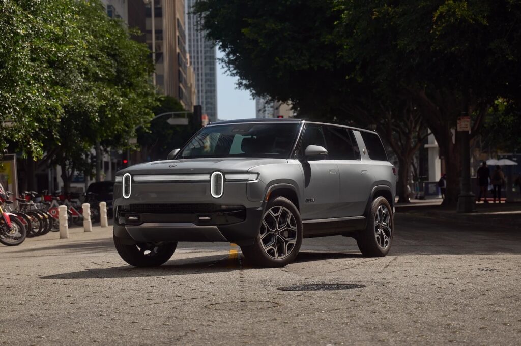 Rivian оголосила перший відклик для R2