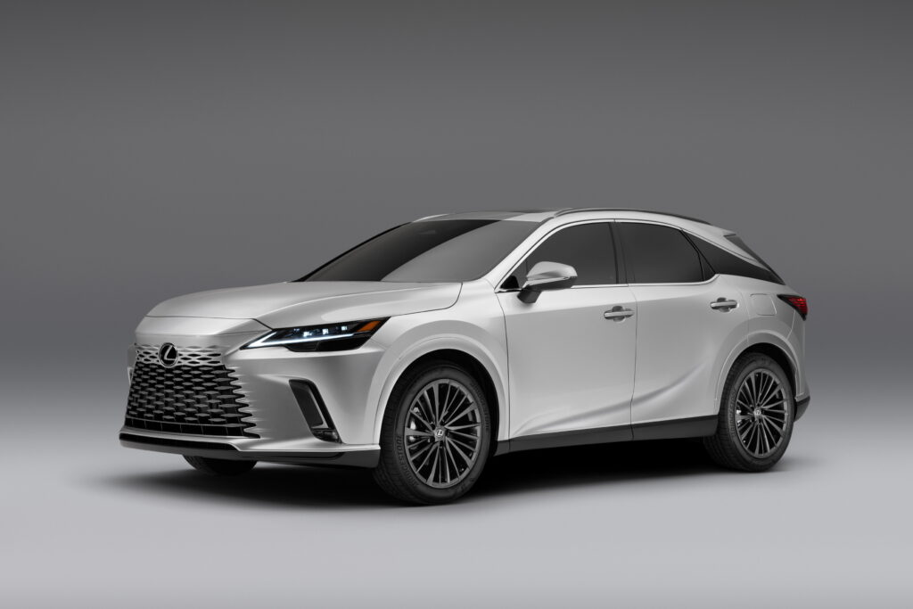 Lexus підвищує вхідну ціну RX на $2,675, але ось червоні супорти!