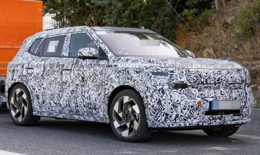 Оновлений Hyundai Kona полишив незвичну зовнішність, отримавши стандартні пропорції кросовера