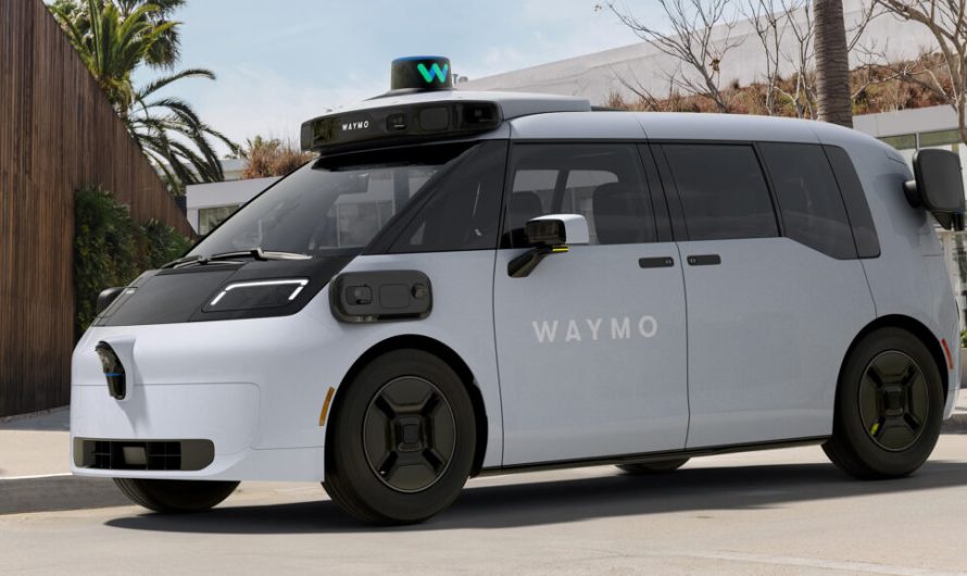 Безпілотний Waymo вривається на фермерський ринок Денвера, на щастя, не в прямому сенсі