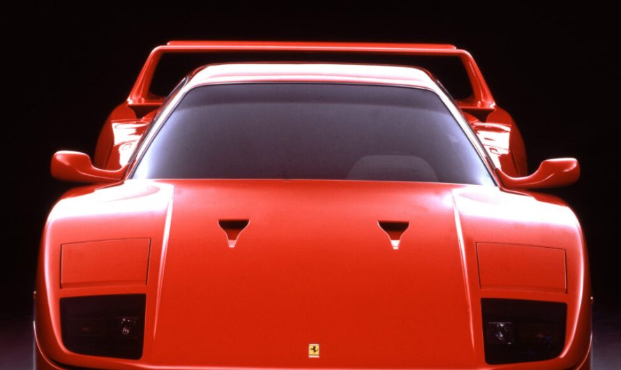Льюїс перестав купувати автівки, але не втримався перед Ferrari зі своєї дитячої мрії на стіні