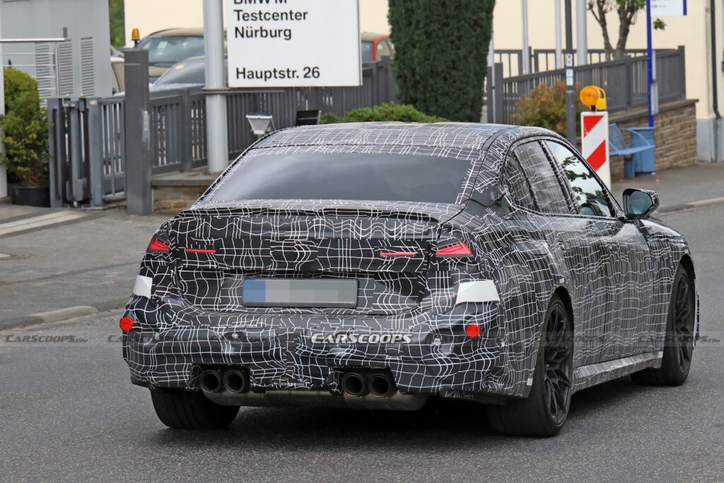 Бензинова BMW M3 на тестових заїздах