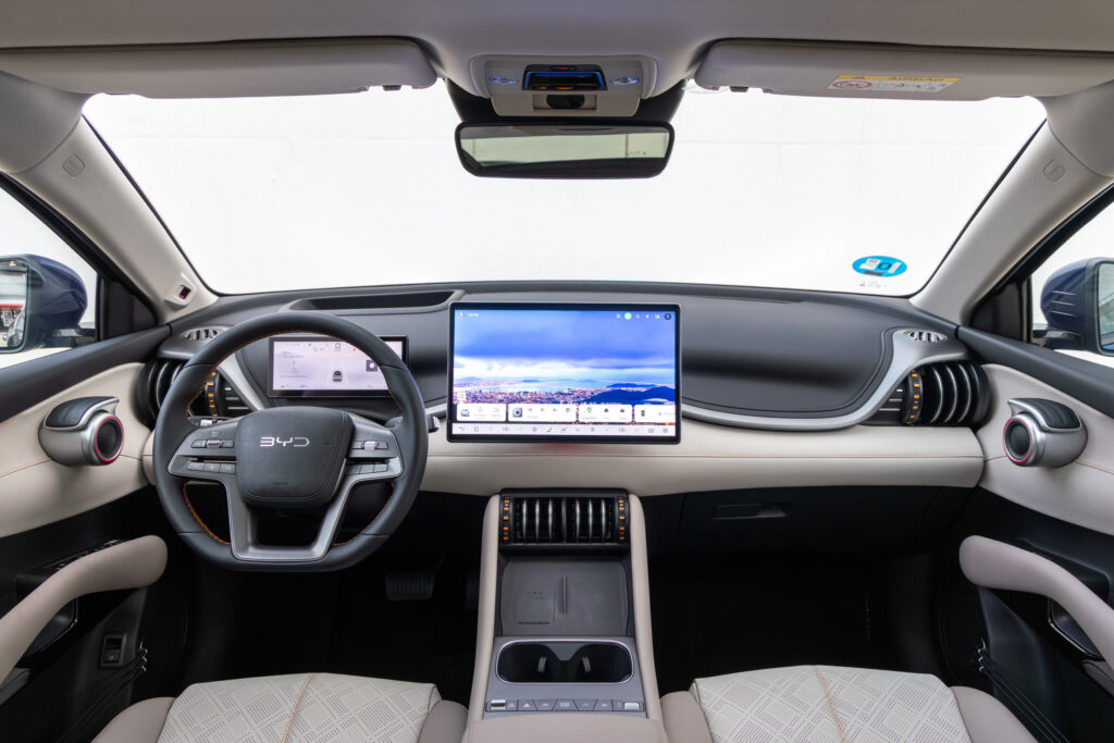 Салон автомобіля BYD