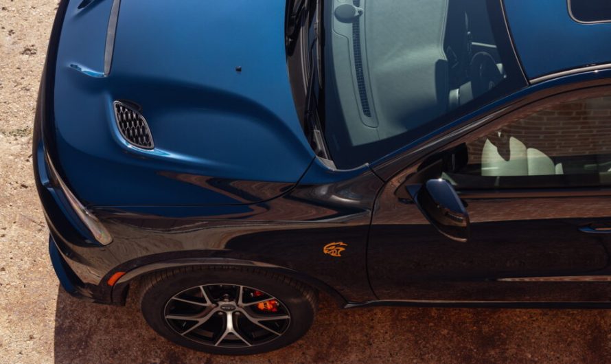 Dodge пропонує вам позашляховик 2011 року в чудовому синьому відтінку, який підкорить 2027-й