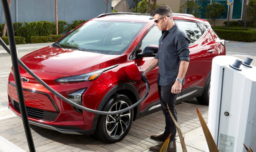 Аби відлякати небажаних відвідувачів, автосалон Hyundai встановив на громадській зарядці для електрокарів тариф $5 за кВт·год плюс $5 за кожну хвилину