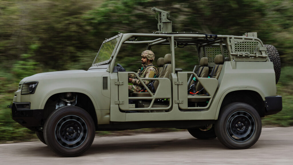 Land Rover Defender у військовому виконанні