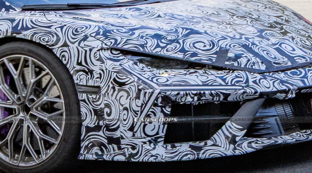 Lamborghini Revuelto spy shots