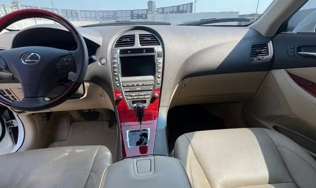 Lexus ES