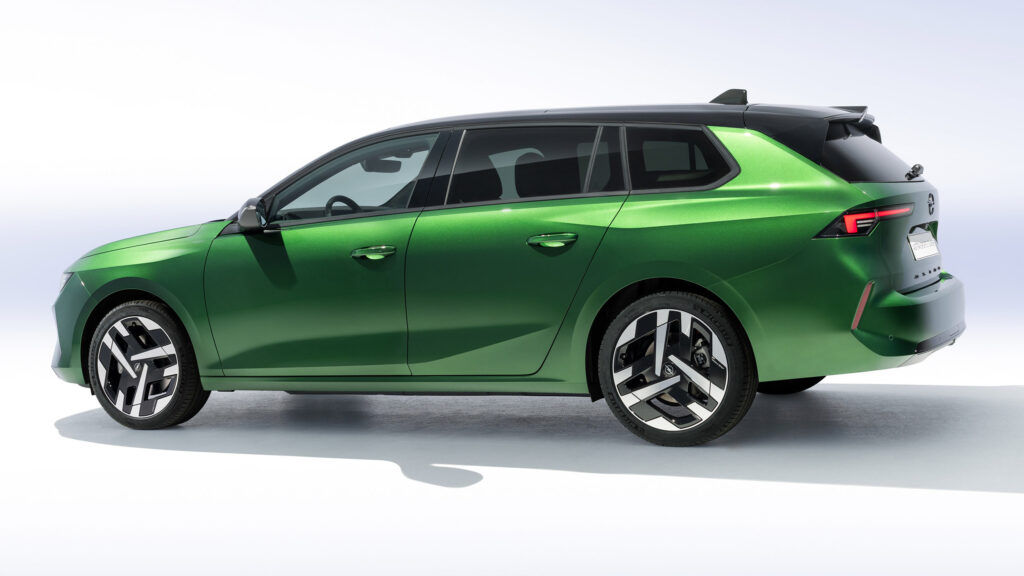 Opel Astra Sports Tourer Hybrid
