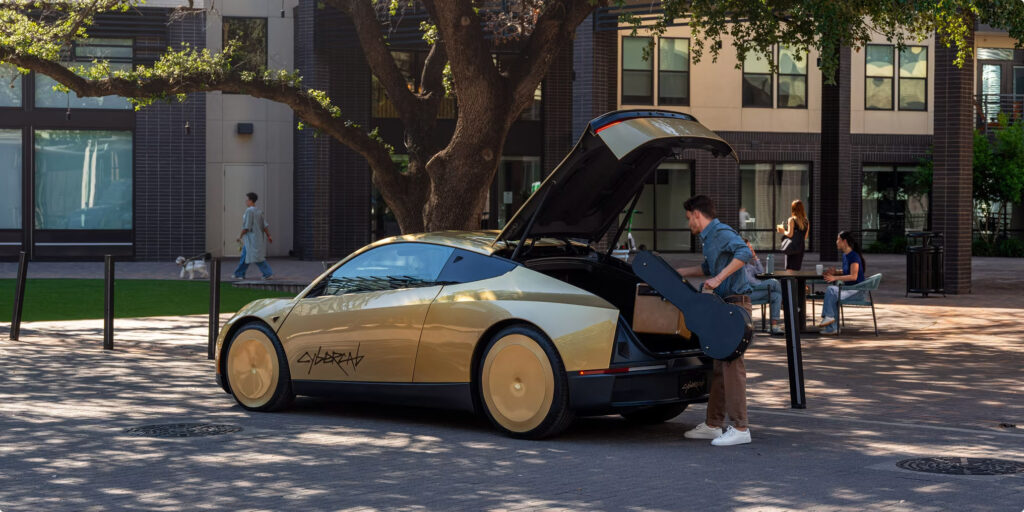Флот повністю автономних автомобілів Tesla Cybercab