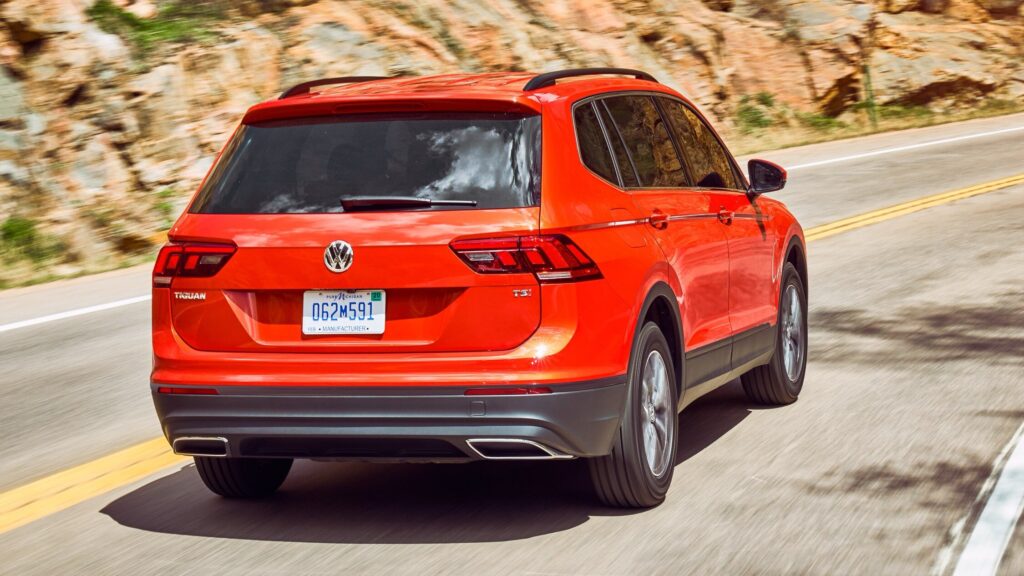 Відкликання Volkswagen через болт рульової рейки