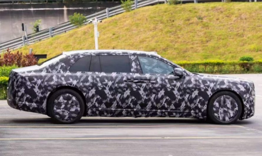 Флагманська чотиридверка BYD виходить на охоту за Rolls-Royce Phantom
