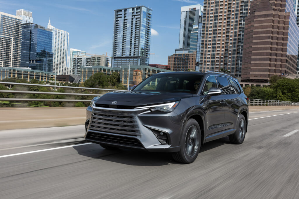 Lexus TX