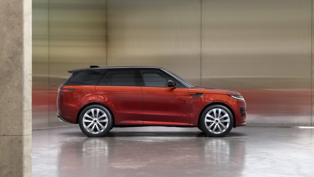 Власнику цього Range Rover Sport, виготовленого 16 лютого, справді не пощастило