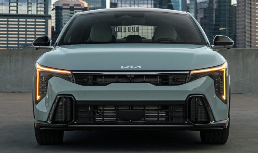 У Kia K4, орієнтованого на вигоду, щойно зросла ціна